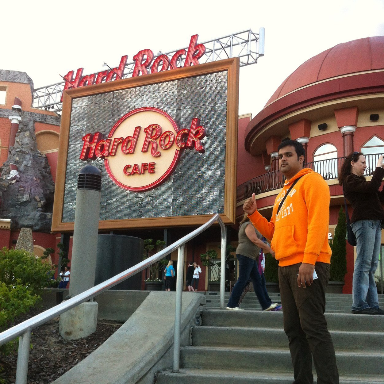 alvaroebm's profile picture. 