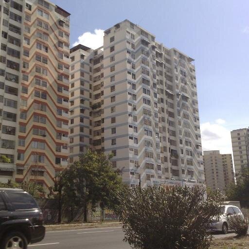 Vecinos de la urb. Las islas que creemos en una Venezuela mejor y estamos dispuestos a Luchar por ella. Cuelga tu foto con la etiqueta #villaprotesta