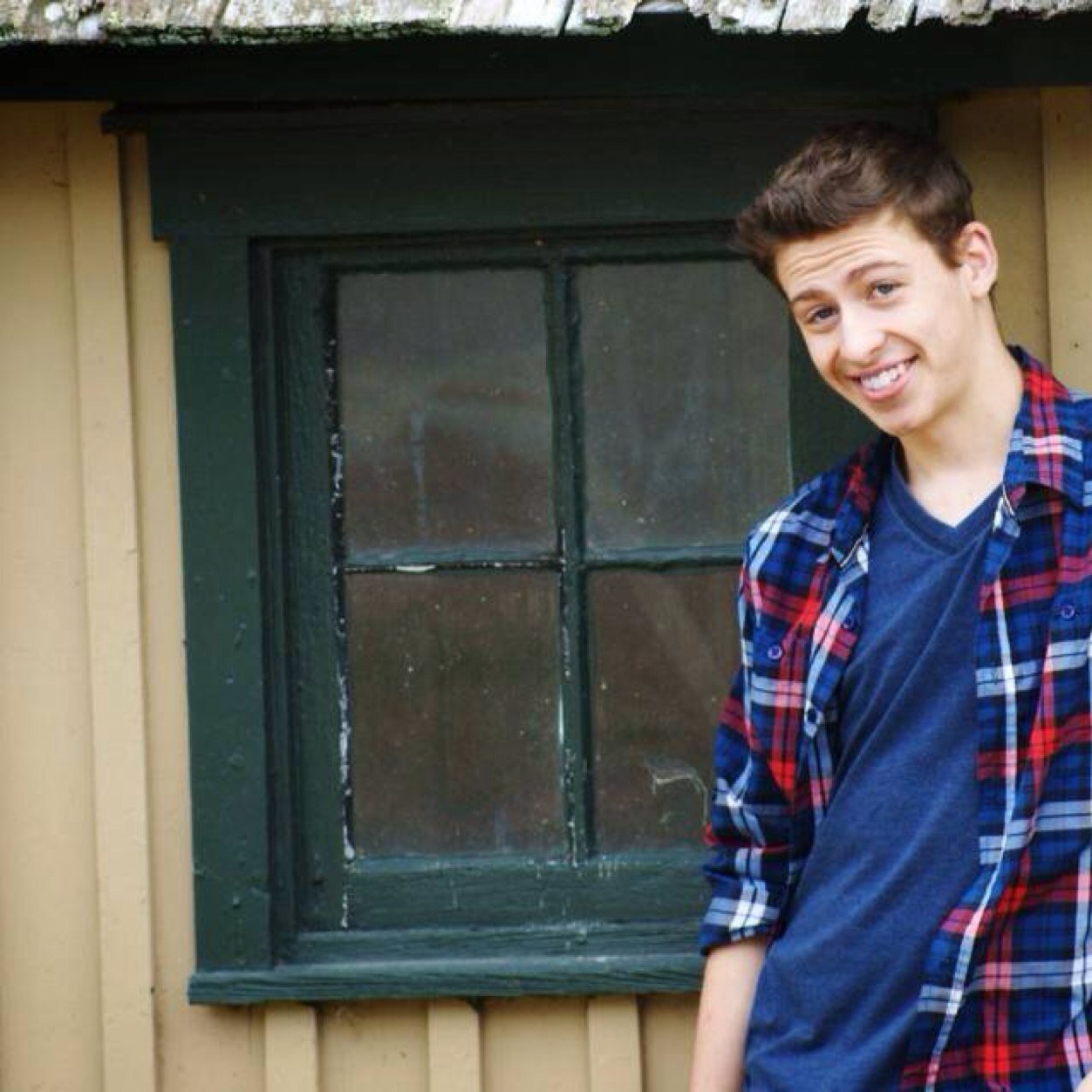 Hey, ;) I'm Colby I live my life to the fullest! I'm 19, work at Abercrombie, and I'm in college! Love fun! Check out my tweets!!!!