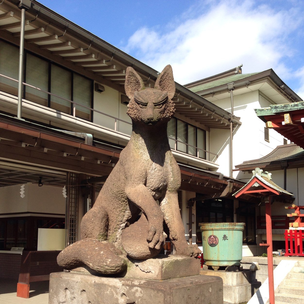 私が参拝した神社や頂いた御朱印を紹介するツイートをしています。何となく神社が好きな方、神職の方、神社巡りをしている方、神社に興味のある方と交流したいと考えています。更新は手動です。プロフィール等に寺社仏閣の文字を発見すると全力でフォローしに行きます！宜しくお願いします！ →《現在多忙の為、更新停滞中》