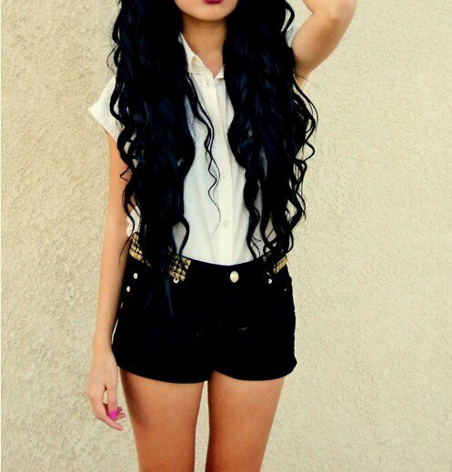 I love cats and mostly hate people. I take lots of selfies and I really want to model. ♥TKD 10711♥✌