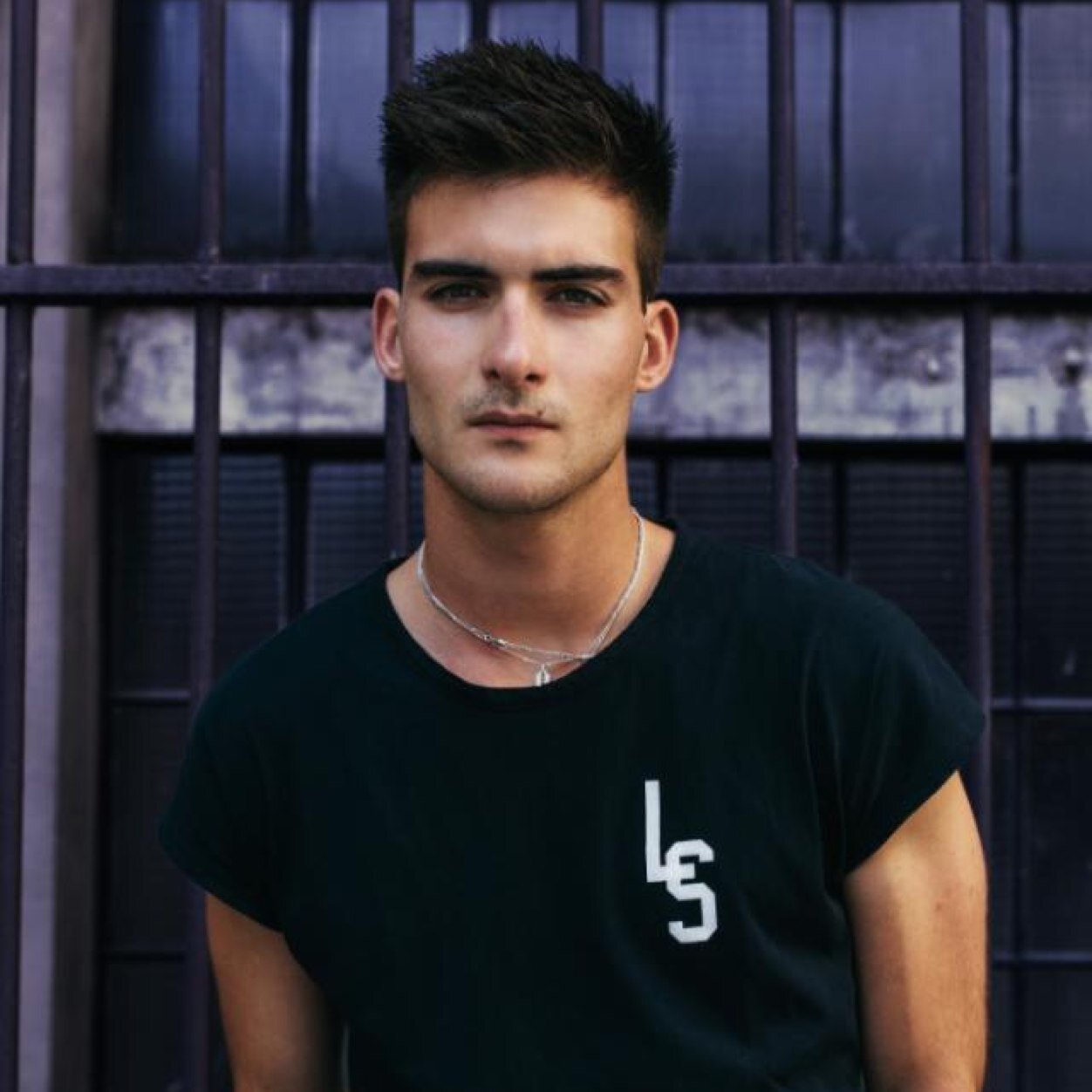 ThibaultTit's profile picture. Instagram: THIB_KANYE Welcome everybody Model & Barman Paris