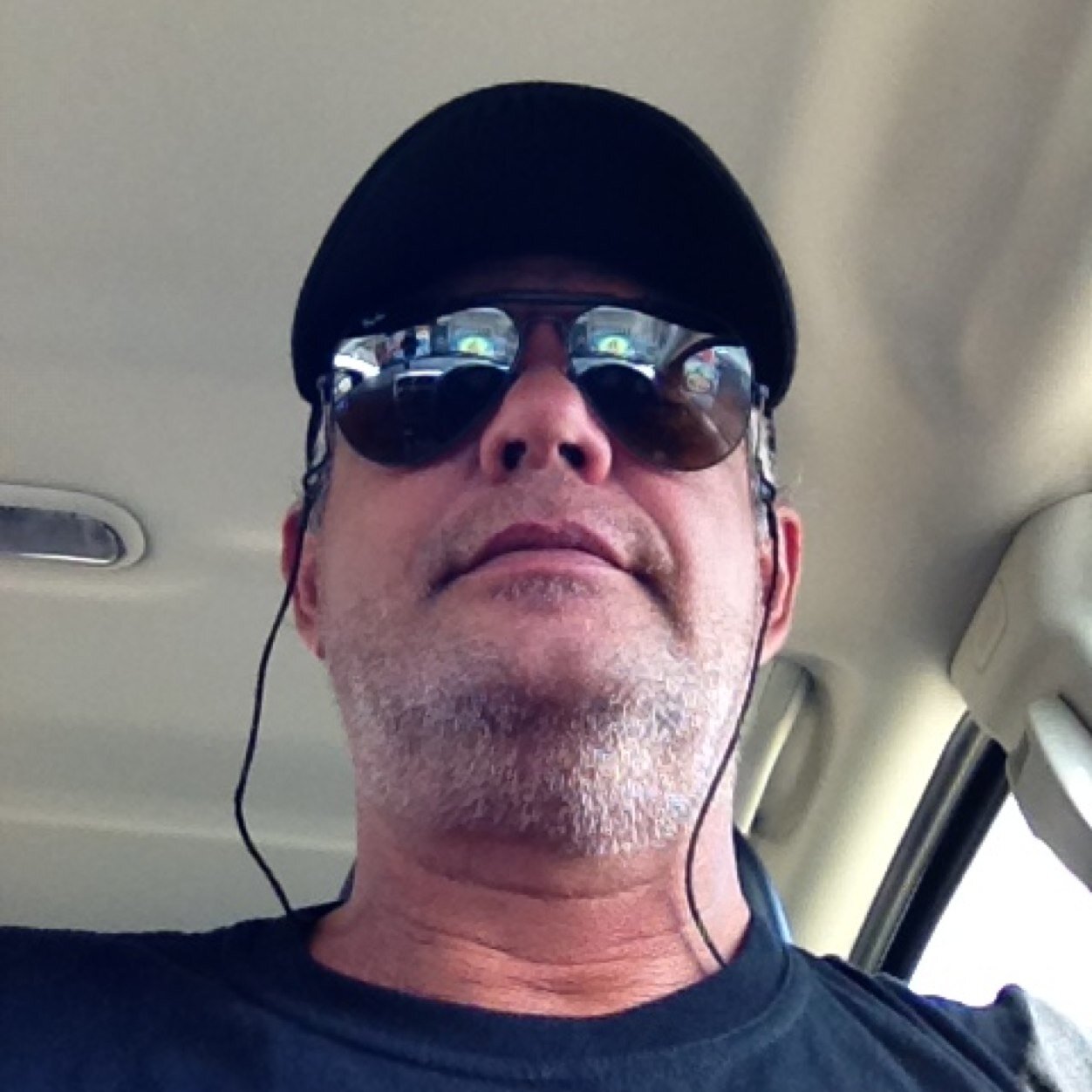 rohl55's profile picture. Cubanos fuera de mi pais!....