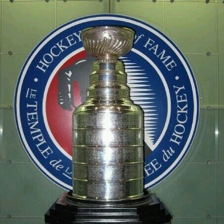 Coffee. Beer + Oilers hockey. 🎾 🏸 🏒 'n more coffee.