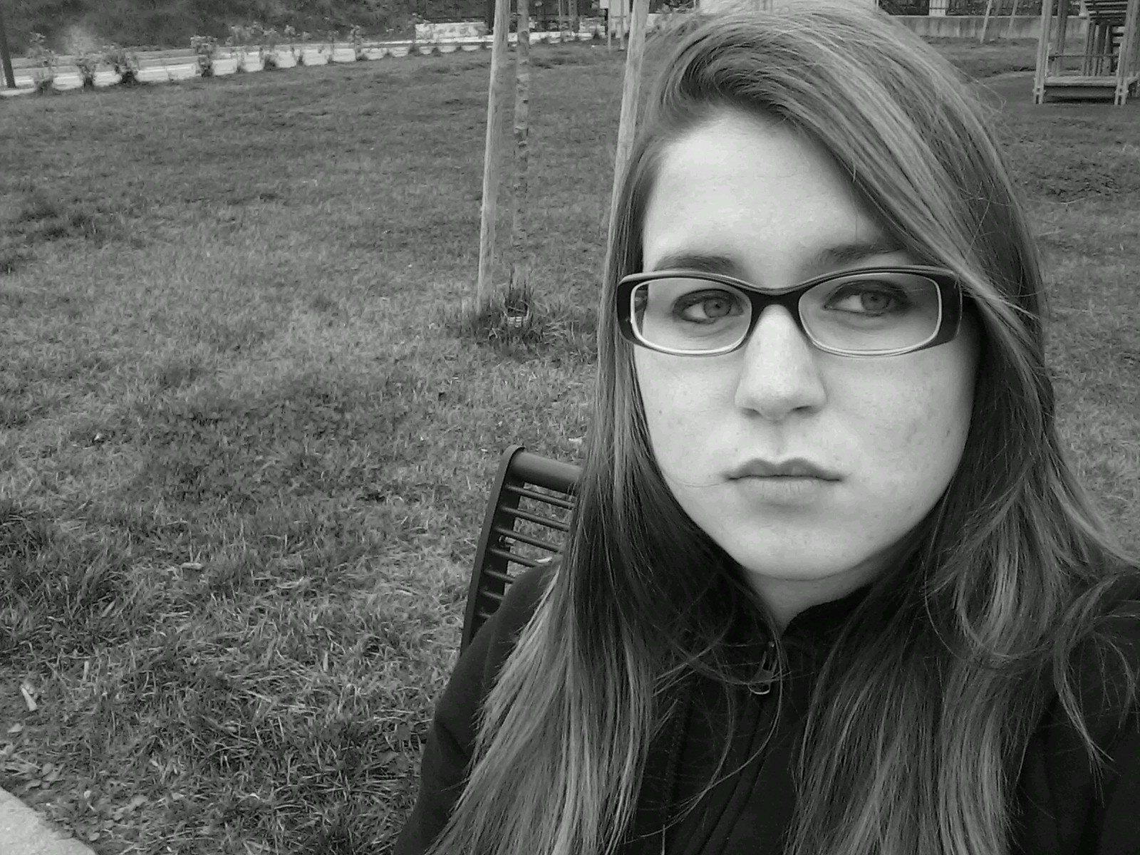 i feel so alone, so alone in this lonely world...