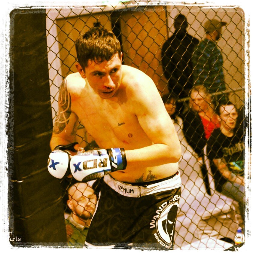 im a ufc loving british soldier!