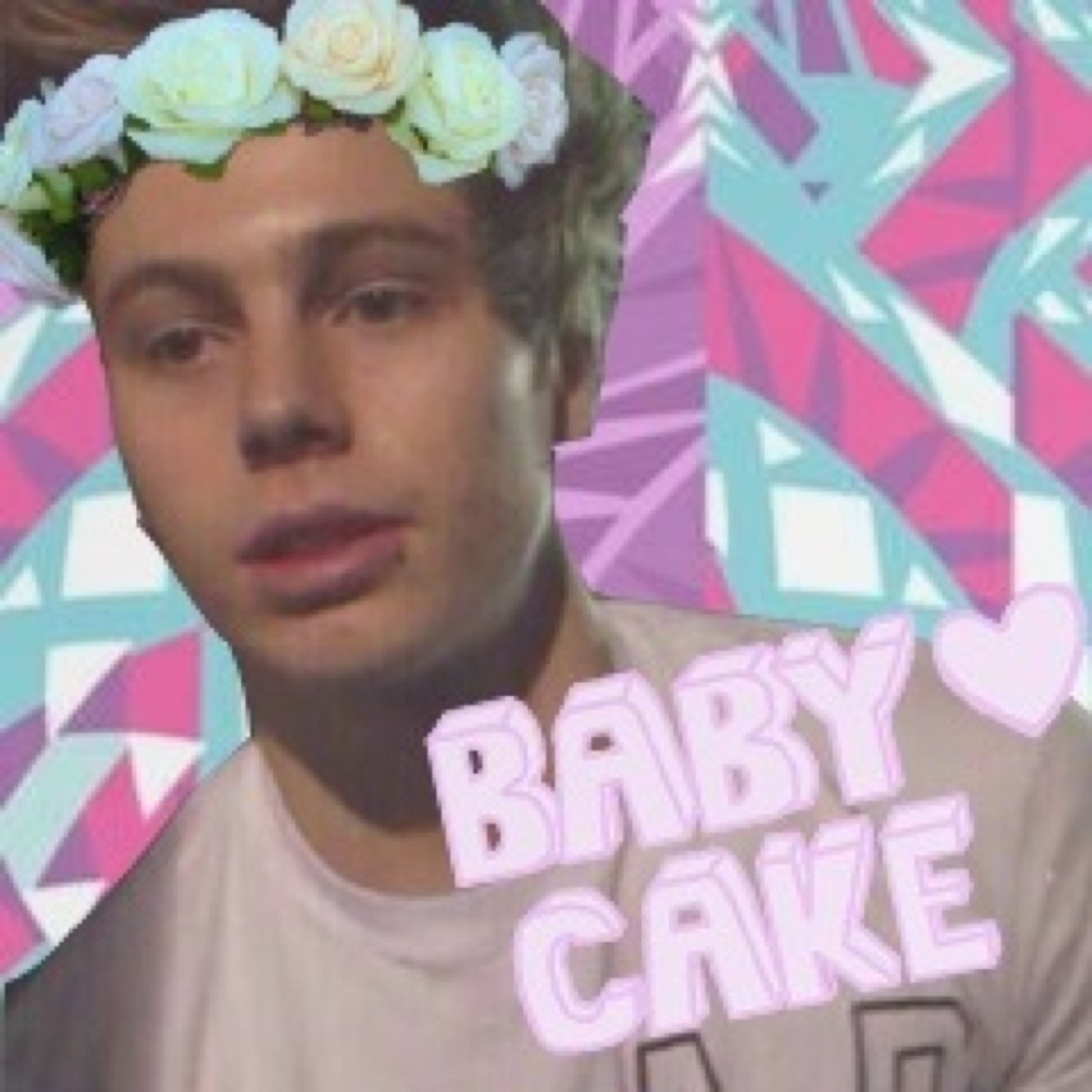Trying to get a Luke follow on this account so i can give it to my best friend for her birthday❤️
