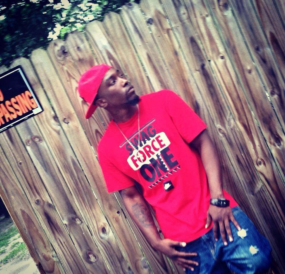 ARTIST/RECORDING ENGINEER/SONG WRITER/BMI. FOR BOOKING INFO CONTACT KODAKMUSIC@YAHOO.COM! 
http://t.co/rakmfDPJja
https://t.co/WQDJU6pgsz
All over FL and GA