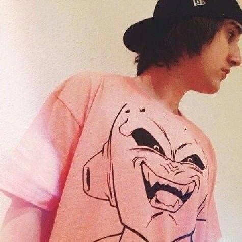 LvL:15, Rap , Hardcore , Metal y Rock , Experto en pizzas , Barcelonista , humor negro , mi padre violo a mi hermana
