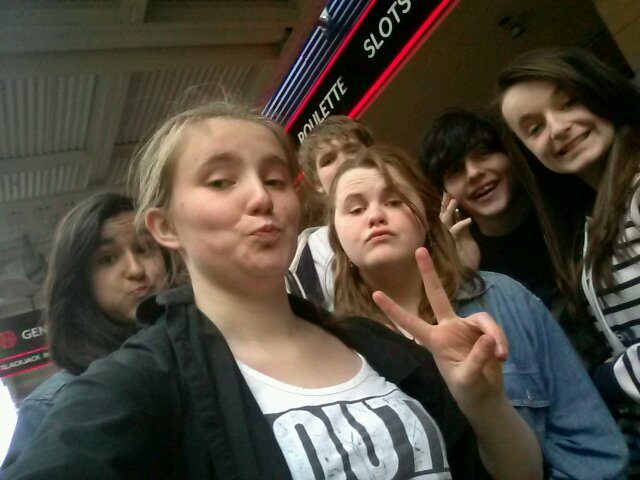 its_me_chloe_'s profile picture. either you love me it hate me :)