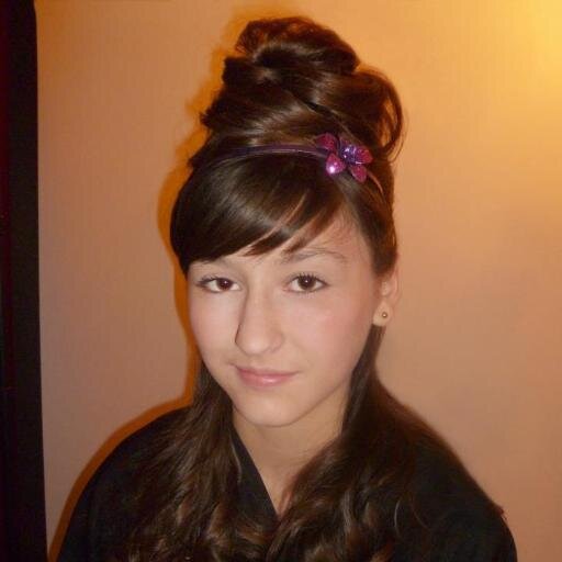 robecsalon's profile picture. 