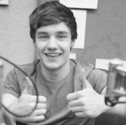 creamcakestyles's profile picture. ♡ pretty please follow @Iovelyboyharry because she just gave you a free follow. thank you, ilysm. ♡