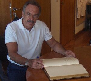 Arquitecto, músico, fascinado por el arte #Followback
