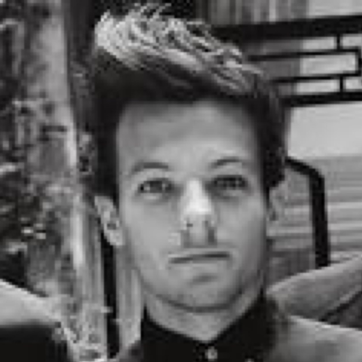 ♡ pretty please follow @Iovelyboyharry because she just gave you a free follow. thank you, ilysm. ♡