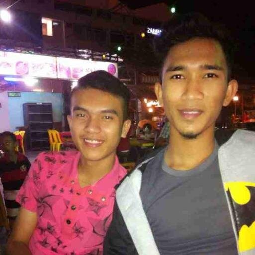 Nama aku Muhammad Rafiq // stay Bayan Baru,Penang // Mencari Kawan Bukan Yg Lawan ...*... facebook : R-fiq R-fiz