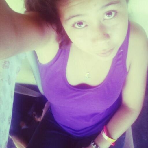 nunca dejes de sonreir      nisiquiera cuando estes triste xqe nunca sabes quien se puede ENAMORAR de tu sonrisa..... _