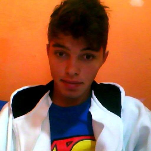 Não falo de mim pra estranhos lakslklakslkalks :p