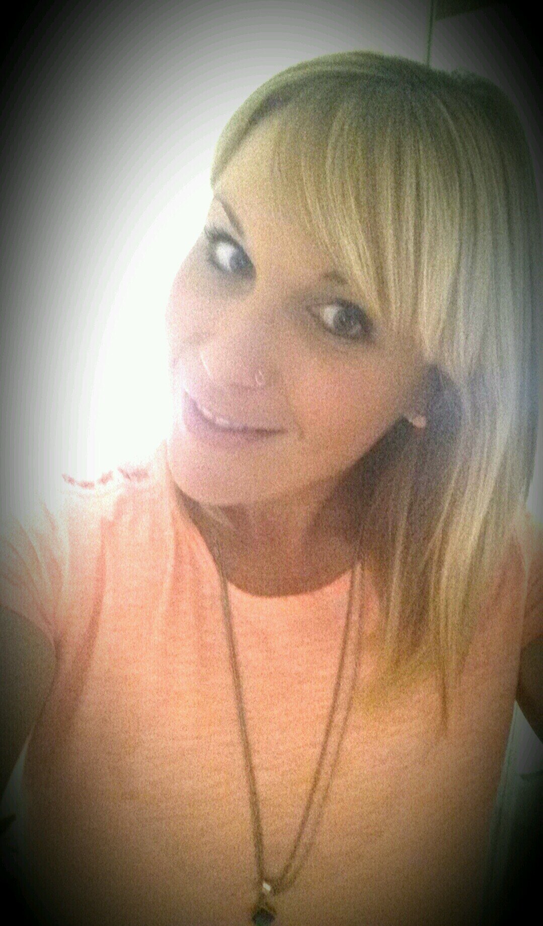 Loves loves life!