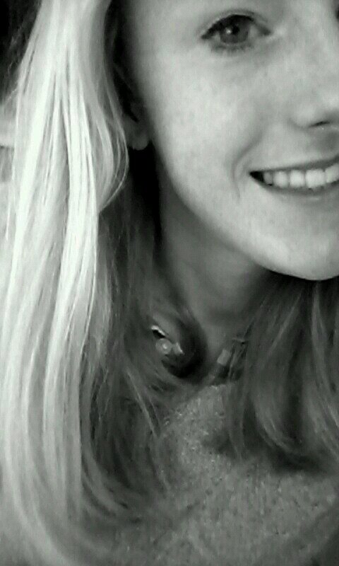 LisaVerspeek's profile picture. MB1 Rosmalen // A3D sjl // zingen // piano ♡   instagram + snapchat: lisa_verspeek