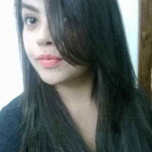 Remoendo saudade, ruminando dor Vivo sofrendo, esperando esse amor Fez um estrago no Meu coração Bagunçou, bagunçou♫