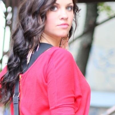 RAMANETE's profile picture. Vienīgais darbs, ko var sākt no augšas ir bedres rakšana.