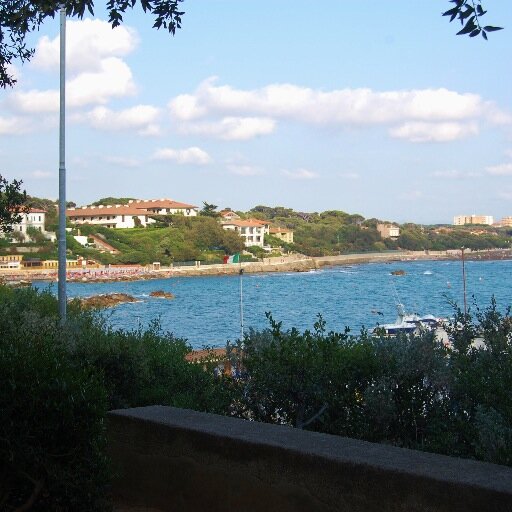 ErasmusDreamer's profile picture. Dream. Create. Travel. Work. Play. Grow.Listen. Believe. Love. Enjoy