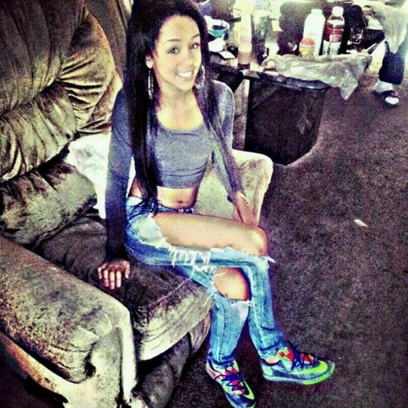 Follow Me. New Page. Follow me on instagram @Im_souniquee