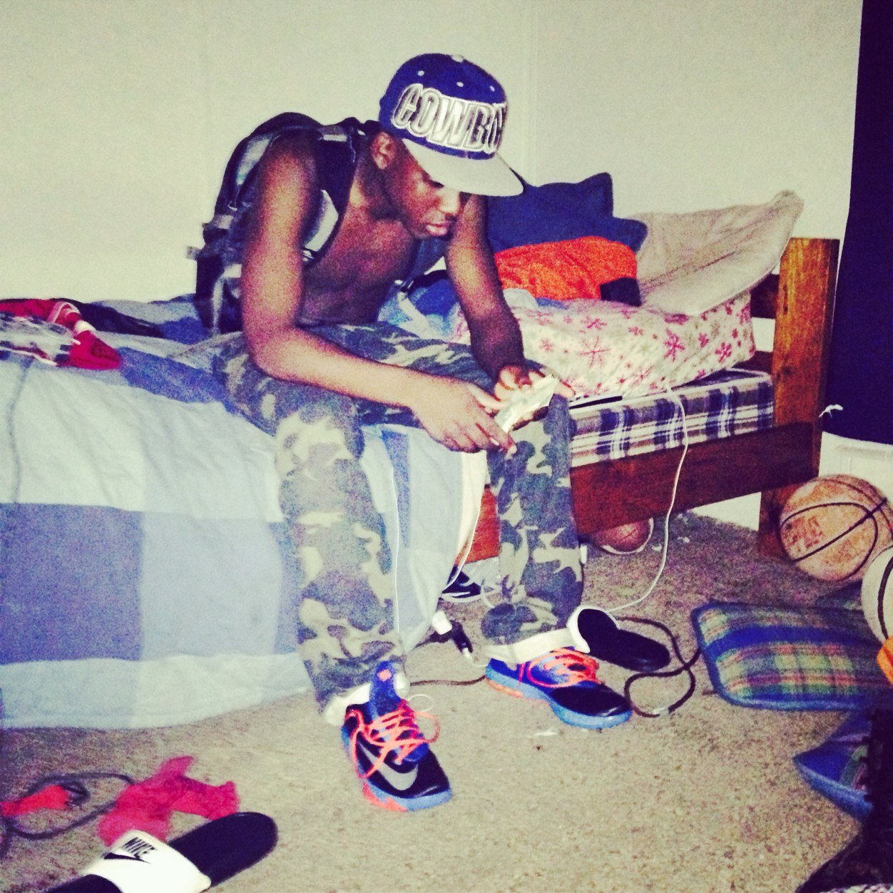 (^_^)Hèñrÿ Ł. Däwšoñ #Trillest _Nigga On Ēàrth SWAGG Game dumb .... Follow Mè dōè. FWM️