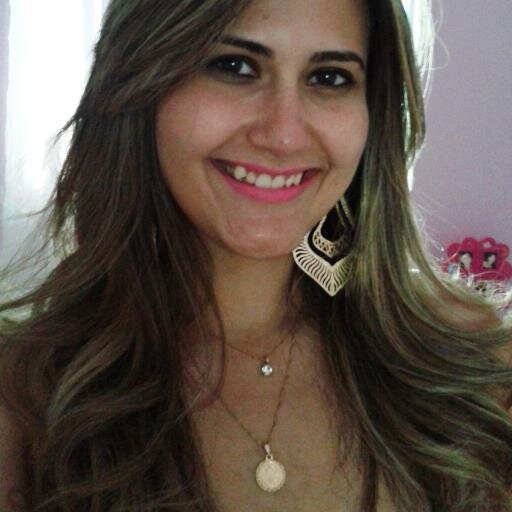 Nutricionista, especializada em Saúde Pública pela UPE , apaixonada por nutrição esportiva e pelo SPORT CLUB DO RECIFE.