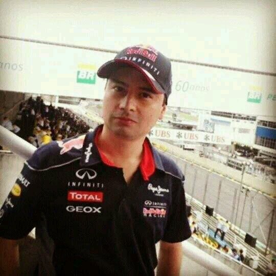 Amante de la F1,Seguidor del team RED BULL ciencia, arte y Historia,interesado en noticias de actualidad, Objetivo en temas varios