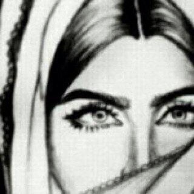 ‏فيني شموخ البدو مع عز الطنايا 
يعني خليط ما بين الفخخر و الفخامه ~ ♡̷̷̷̷̷̷~