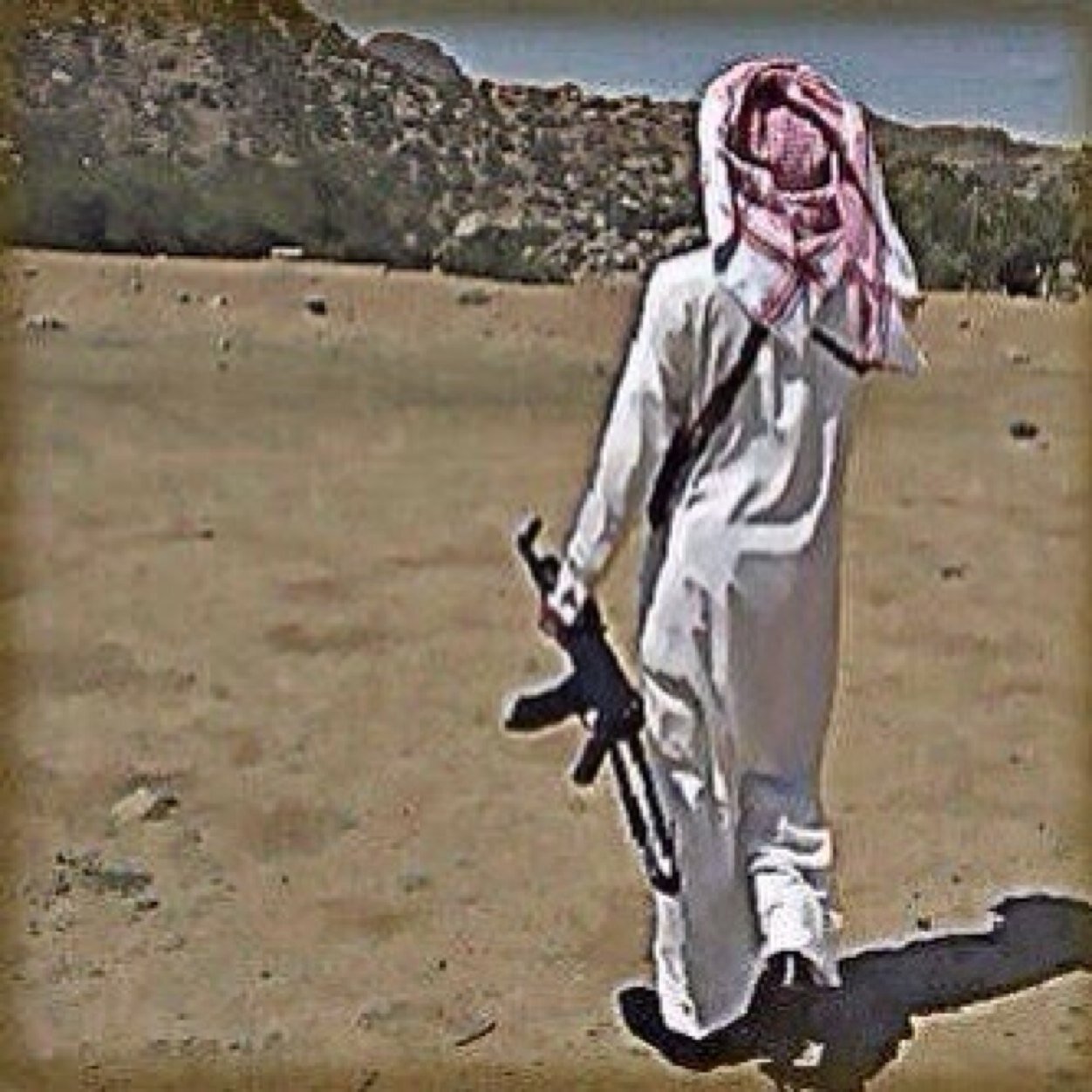 خاويـت من كل القبايل والبدد ..
      يآ كثرهم كـثراهـ في وقـت اسعدي
ولقيتهم وقت القسآ نفس العدد ..
      من فضل رب البيت ما أخاوي ردي