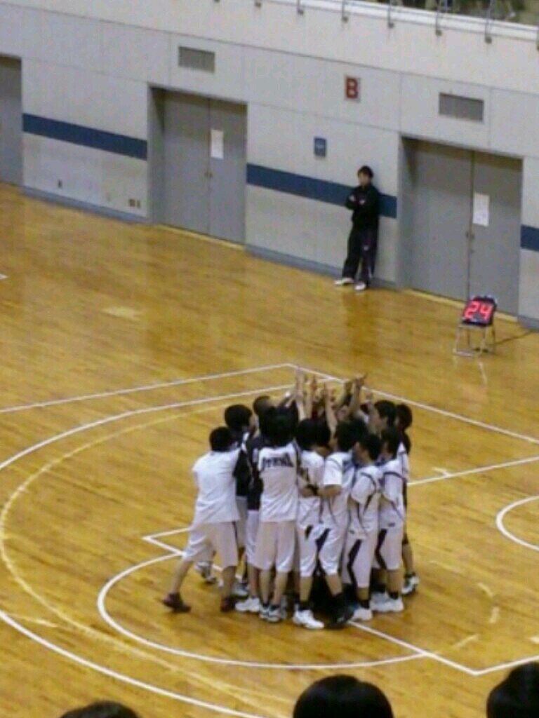 楠葉西→大谷→春から同志社 政策学部　　　　バスケしてます　バスケ6年目なうヽ(｀･ω･´)ﾉ　Follow Me !　