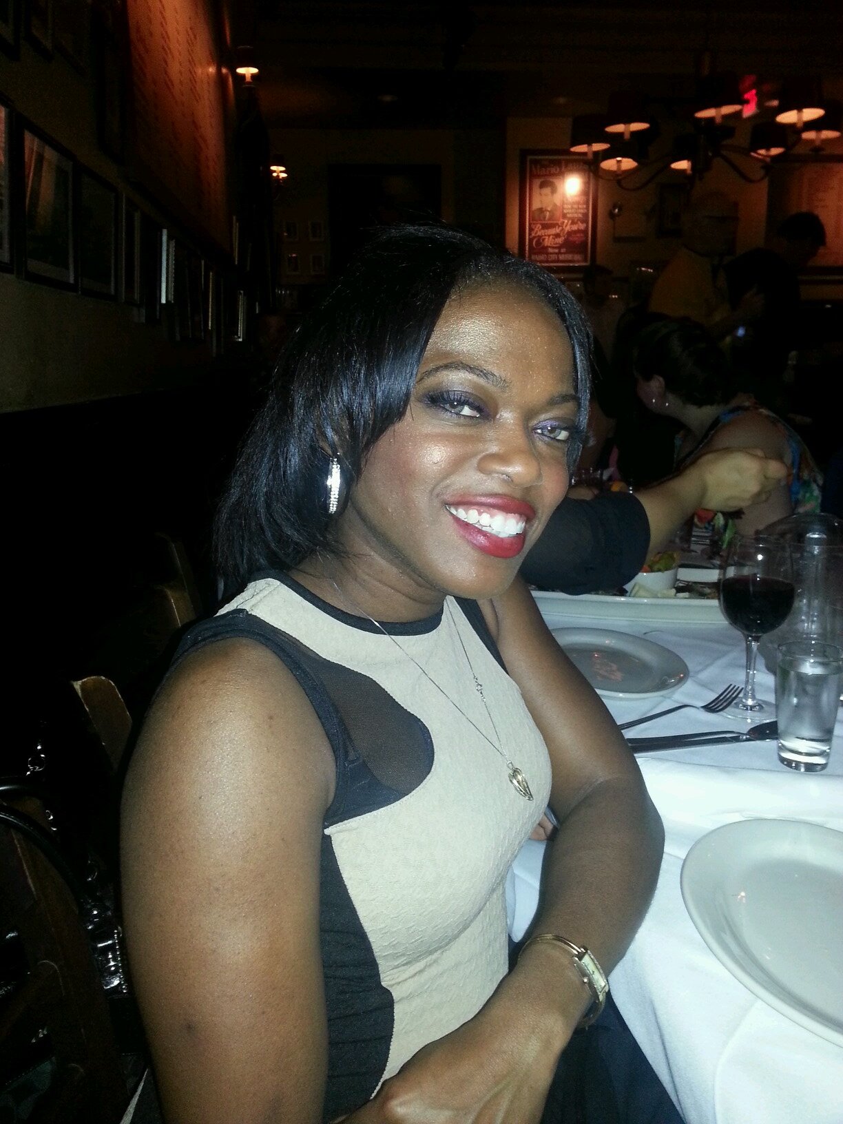 Smallscmd's profile picture. Th only one that can stop me is that chic in the mirror.