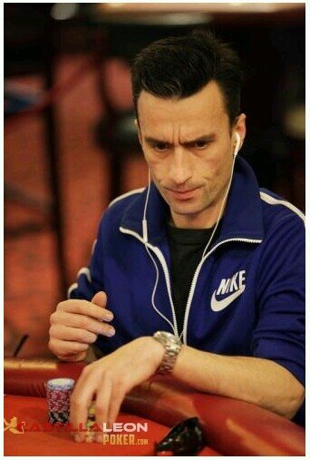 mi nick es ORLY,uso twitter por y para el poker