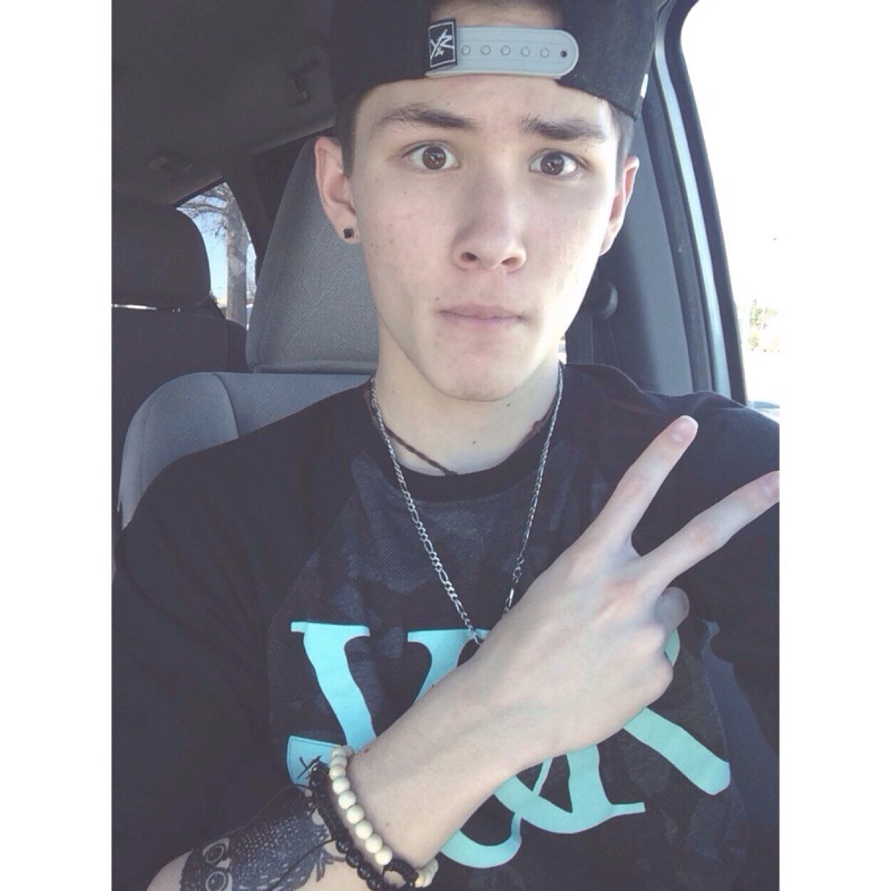 Mr_Cxrter's profile picture. business inquiries: itsmrcarterr@gmail.com check out my latest youtube video below
http://t.co/8kOzukN7qU