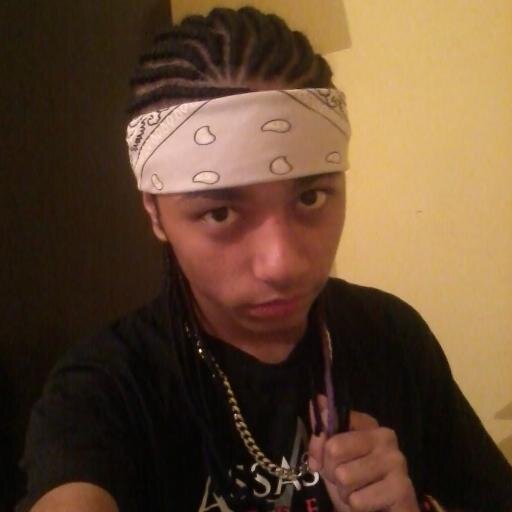 Vocalista e baixista da @BandaDoubleDash, Segue agente!
Double_dash@rocketmail.com