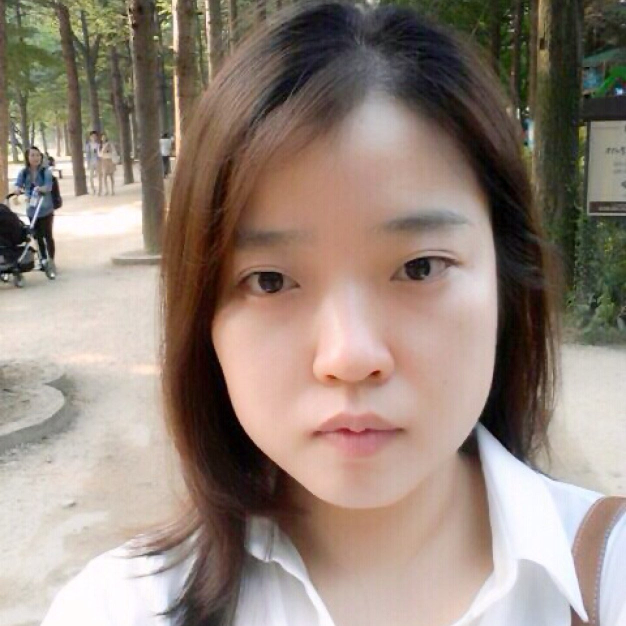생각은 말을 낳고 말은 행동이 되고 행동이 
인생이 된다. 그리고 인생을 돌아보면 생각을 다시 하게 되고..
되도록 긍정적이고 옳은 생각하기 연습중.