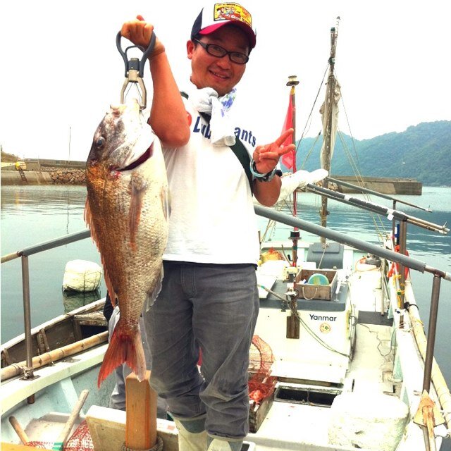 広島県の島周辺で季節の魚を釣っています。たまには沖釣りにも出かけます。