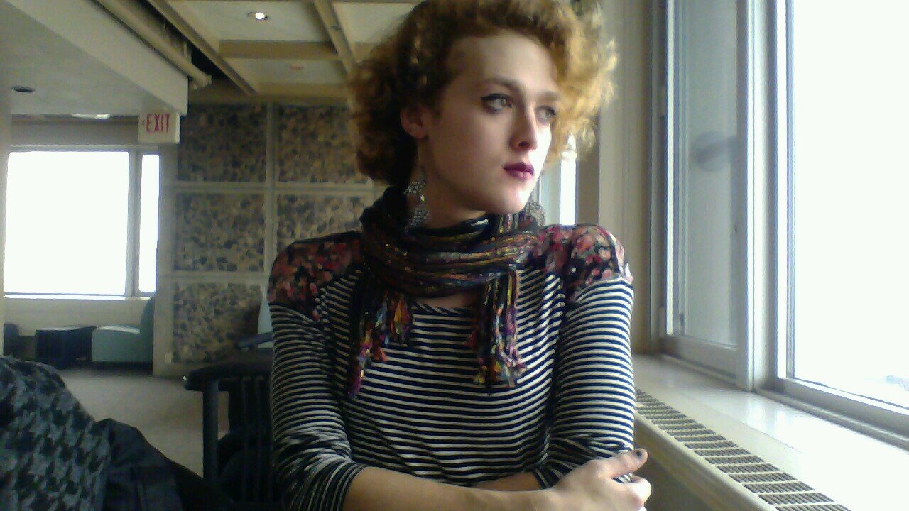 maxieklm's profile picture. hobbies include doing the worm slowly and waving to n'avi in the cafeteria