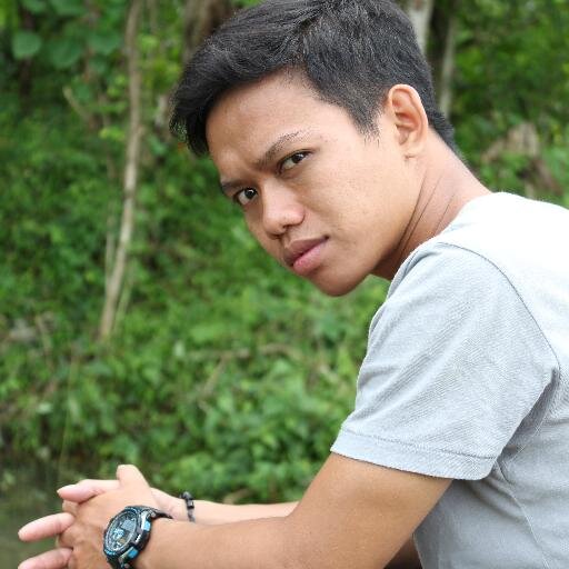 Tukang Parkir di STMIK AKBA Makassar