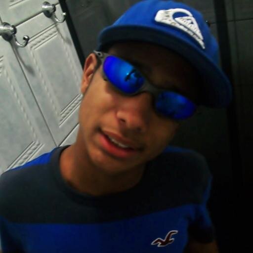 Zé povinho cresce o olho e se ilude, invejoso não arruma nada