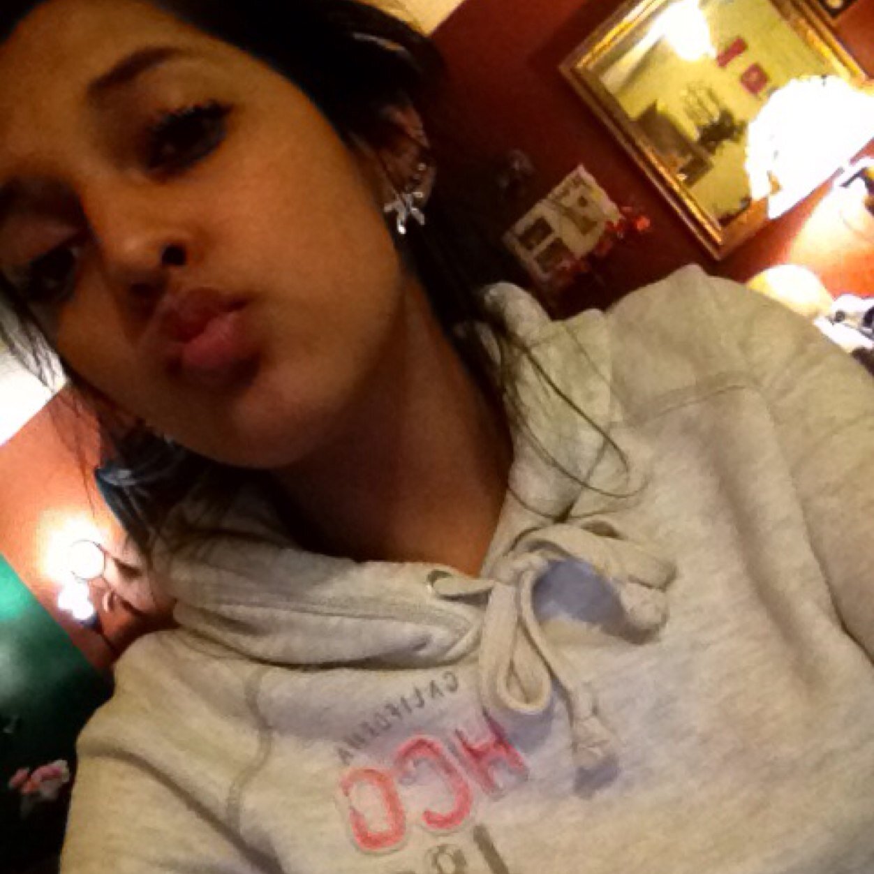 StayhappyHigh's profile picture. 