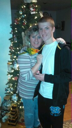 tonya_ingle's profile picture. Super Mom