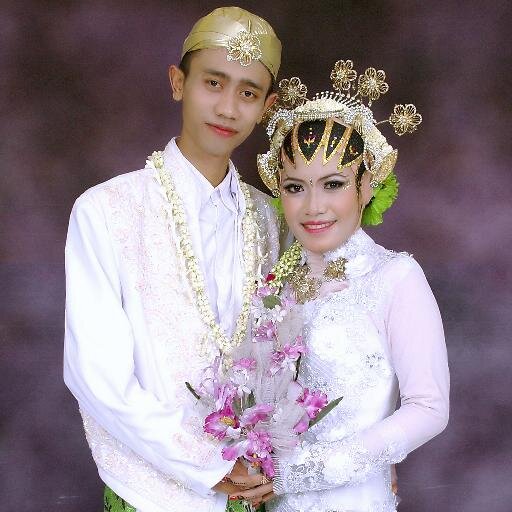 Pokok'e  BE MY SELF NOW ...
- Sederhana Tetap Elegan -
^_^