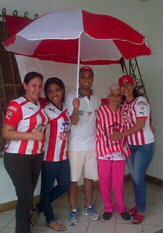primero DIOS OPTIMISTA,ORDENADO,ALEGRE, AMANTE DE LA MUSICA VARIADA,COMPROMETIDO CON LA NATURALEZA,MI JUNIOR Y ADORO AMI ABUELITA MARIA