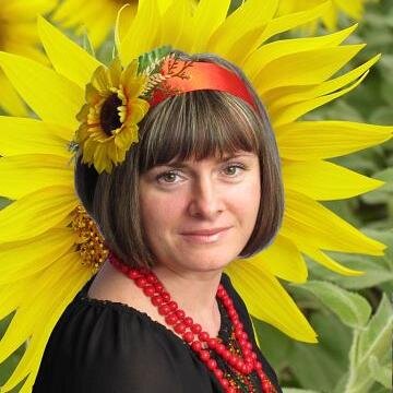 Целитель, Мастер Рэйки, Магистр Космоэнергетики, Таролог, Ясновидящая