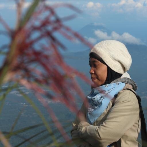 NepenthesNia's profile picture. Je ne suis pas le premier 
mais 
J'essaie toujours d'être le meilleur