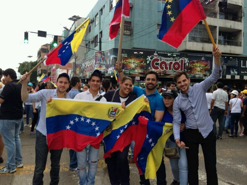 Abogado Venezolano Comprometido con la Justicia y el Bienestar Social. 100% opositor