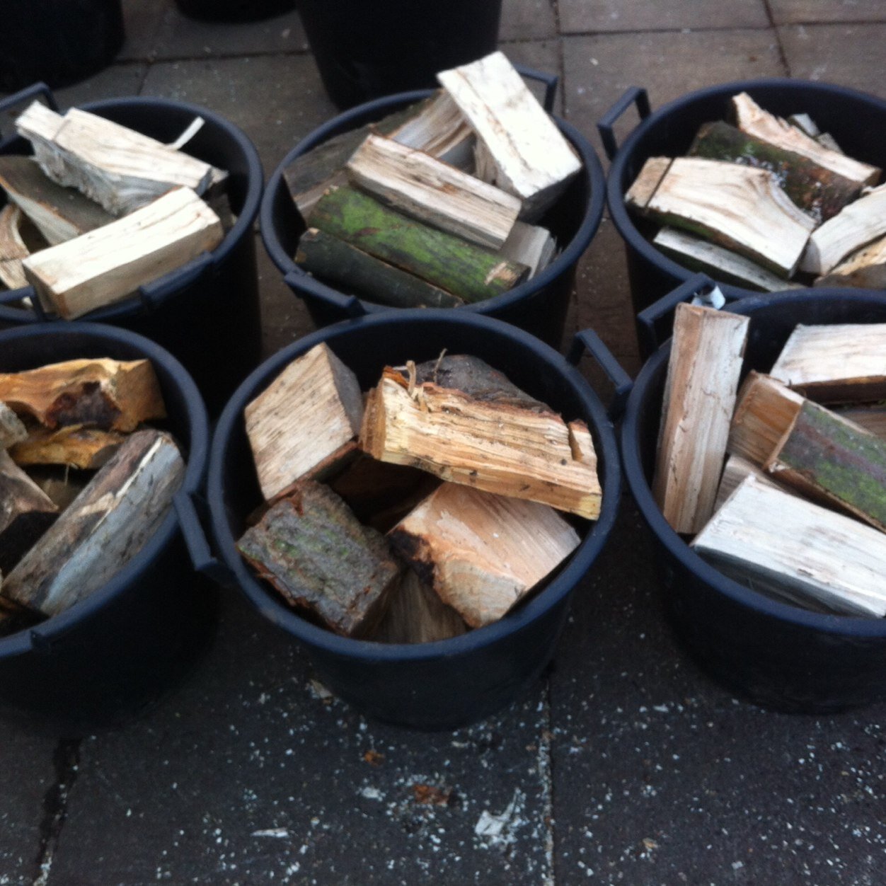 Dry stored hardwood logs and coal for open fires, log burners, chimneas, pizza ovens etc. view our site. http://t.co/5jKk3HCMUl